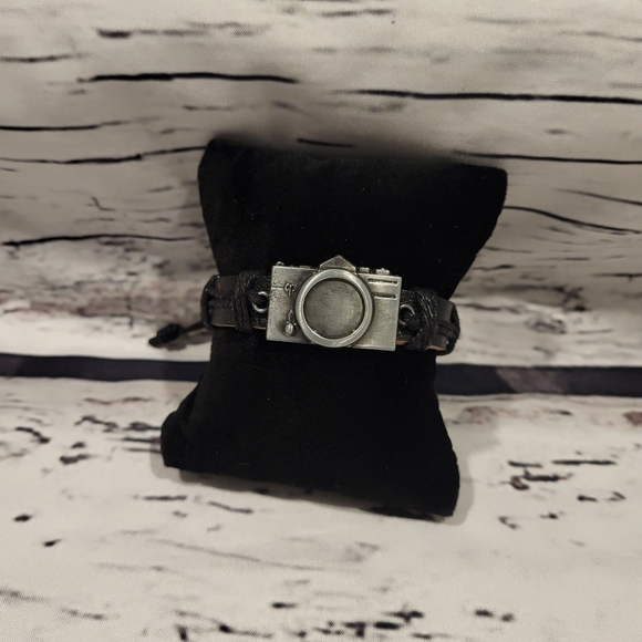 Jewelry - New Unisex Handmade Leather Camera Bracelets